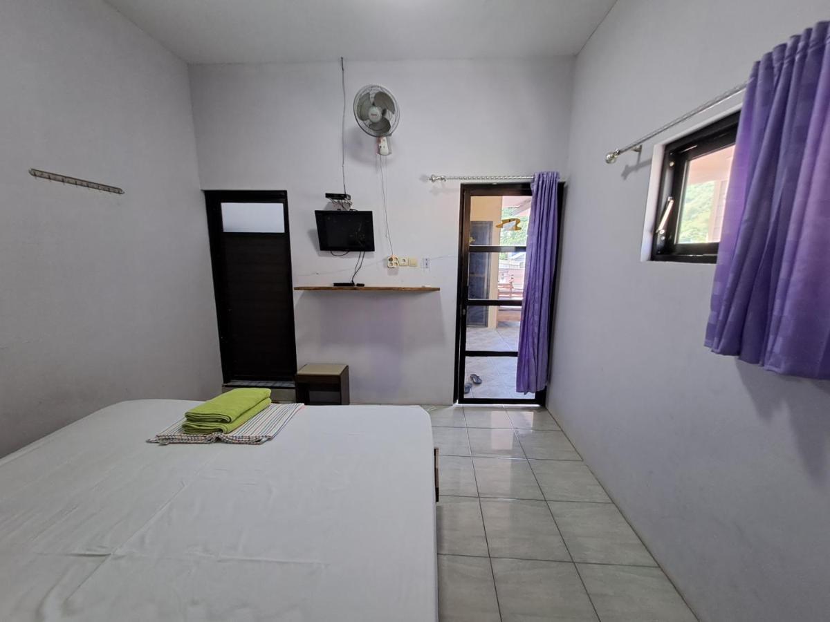 Azza Karimunjawa Hotel Room photo